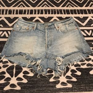 Levi’s Original 501 shorts in light denim